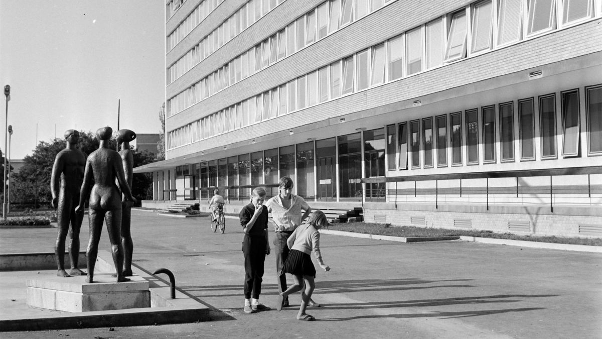 59 év változása fotókon, egy vérbeli veszprémiben ezernyi emléket idéz a diákszálló