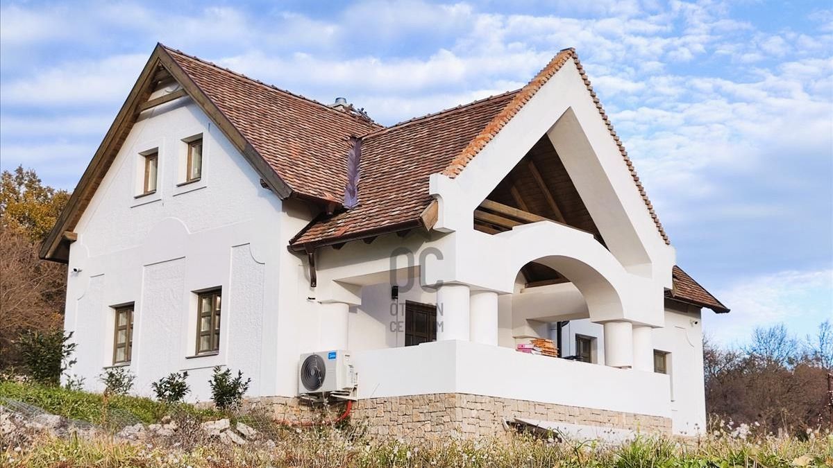 Fotókon a Balatonra néző eladó birtok, ez a panoráma első látásra szerelem (galéria)