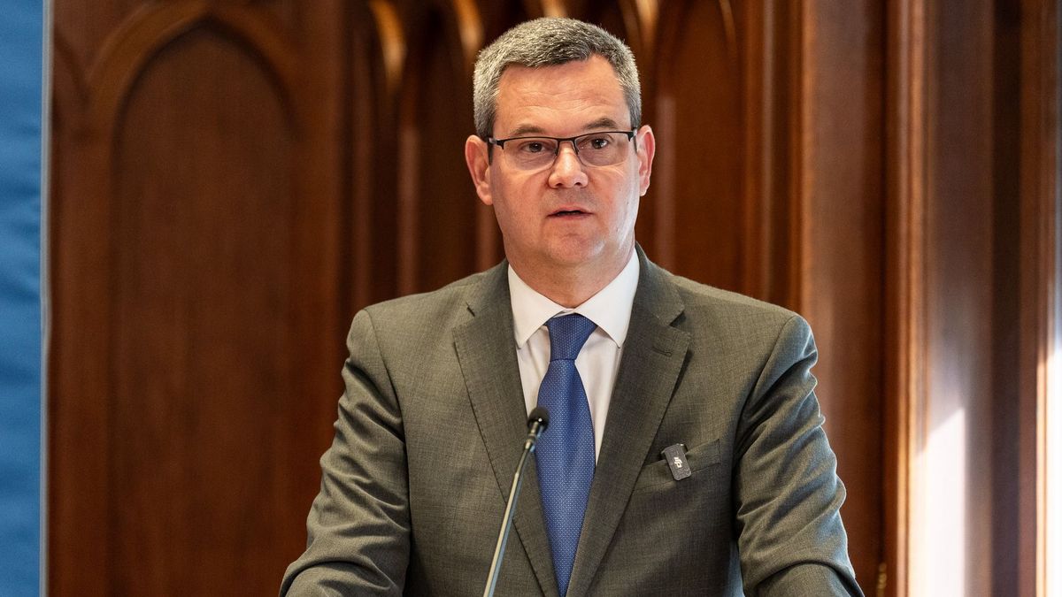 Takács Péter bejelentette: milliárdok érkeznek Pápára