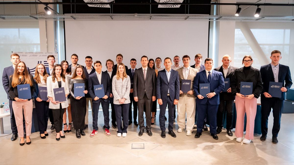 Taroltak a tehetségek: négy Veszprém vármegyei diák is nagy elismerést kapott