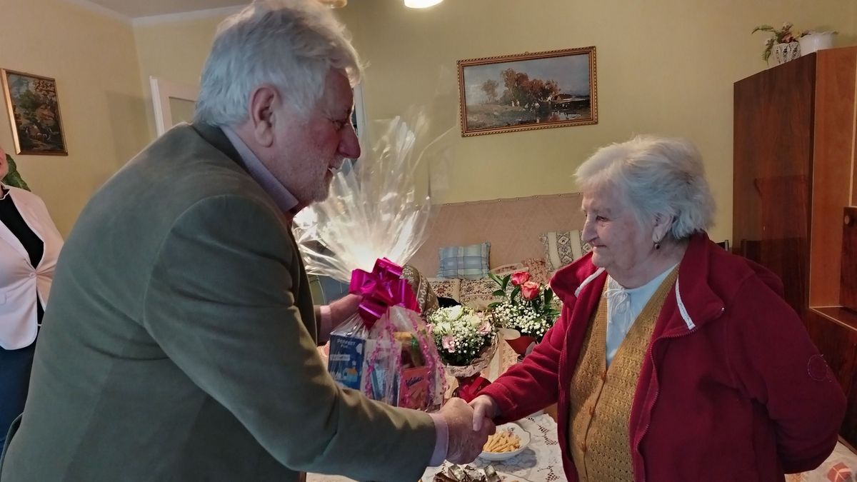 Sok boldogságot, Elza néni!