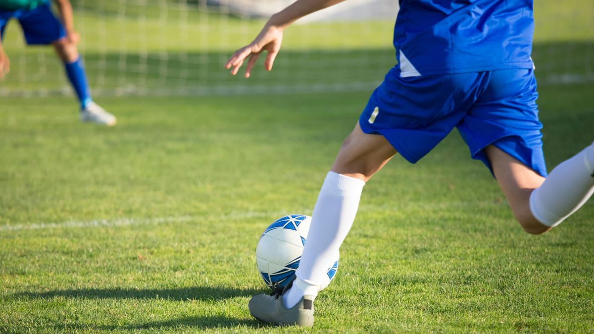 Maratoni labdarúgás éjszakai meccsekkel, bárki benevezhet rá a Bakonyban, mutatjuk a programot