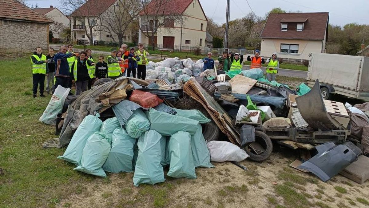 Megint megszervezik a legendás bakonyi szemétgyűjtést, hihetetlen, miket találtak tavaly