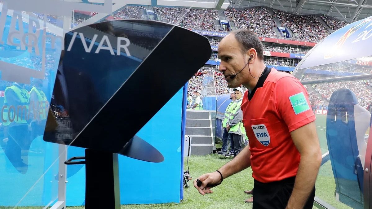 Tényleg mindenért a játékvezető a hibás?