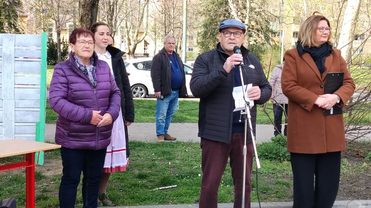 Közös húsvétvárás az óvárosban (videó)