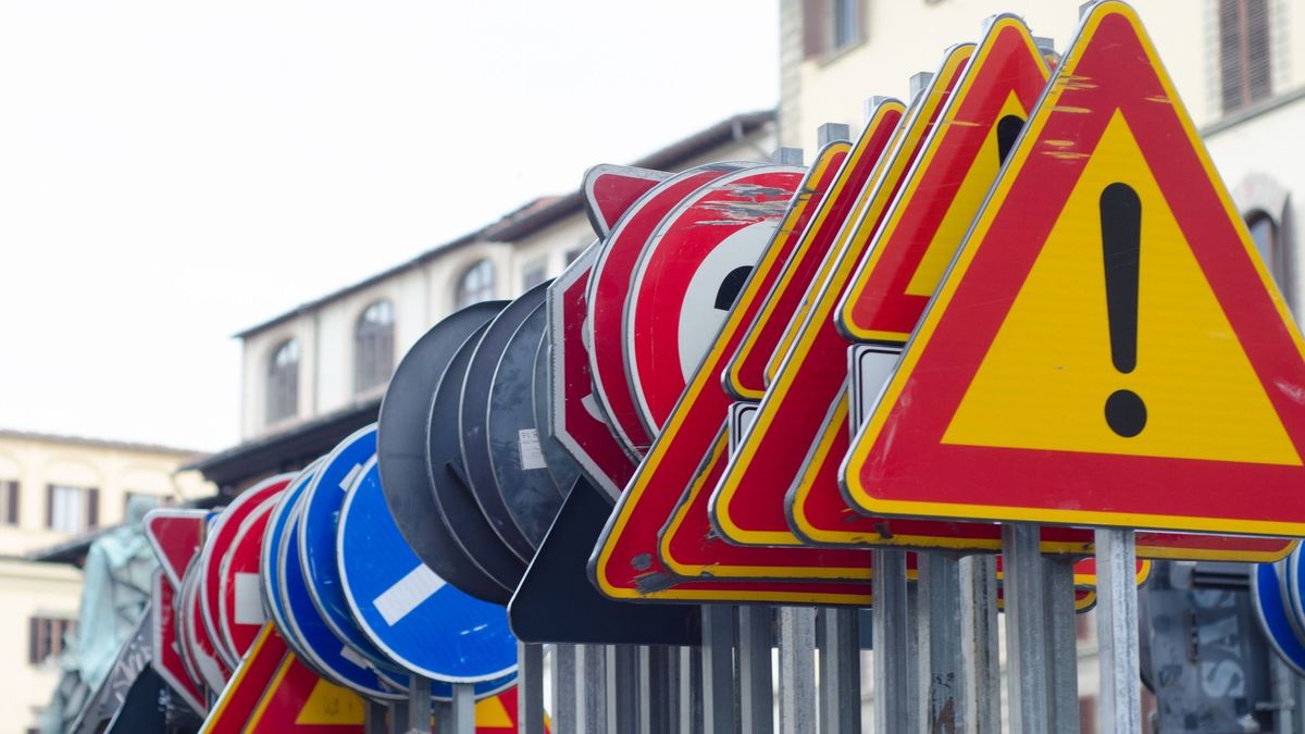 Új KRESZ- tábla jöhet Magyarországon – sok autós hátrányba kerülhet miatta