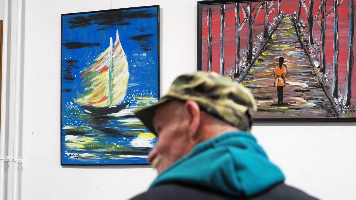 Kiállítása nyílt Gyulafirátóton a Befogadás Háza lakójának (galéria)