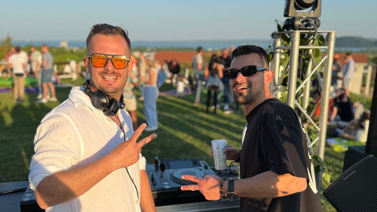 Zenei utazás a naplementétől a holdfényig – Egy sikeres partiszervező története