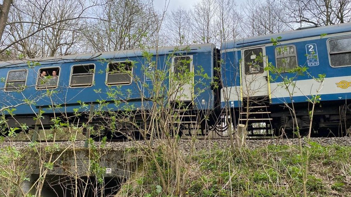 Teljes vágányzár lesz két Veszprém vármegyei város között, mutatjuk a menetrendet