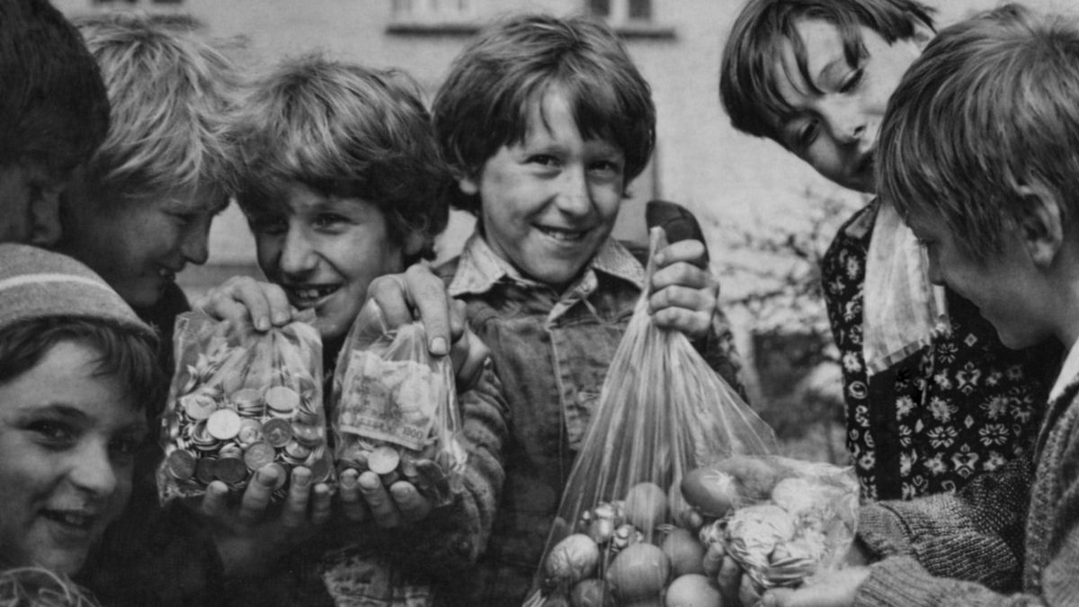 Retró húsvét Veszprém megyében: locsolók, tojásversenyek és lakodalom az átkosban (galéria)