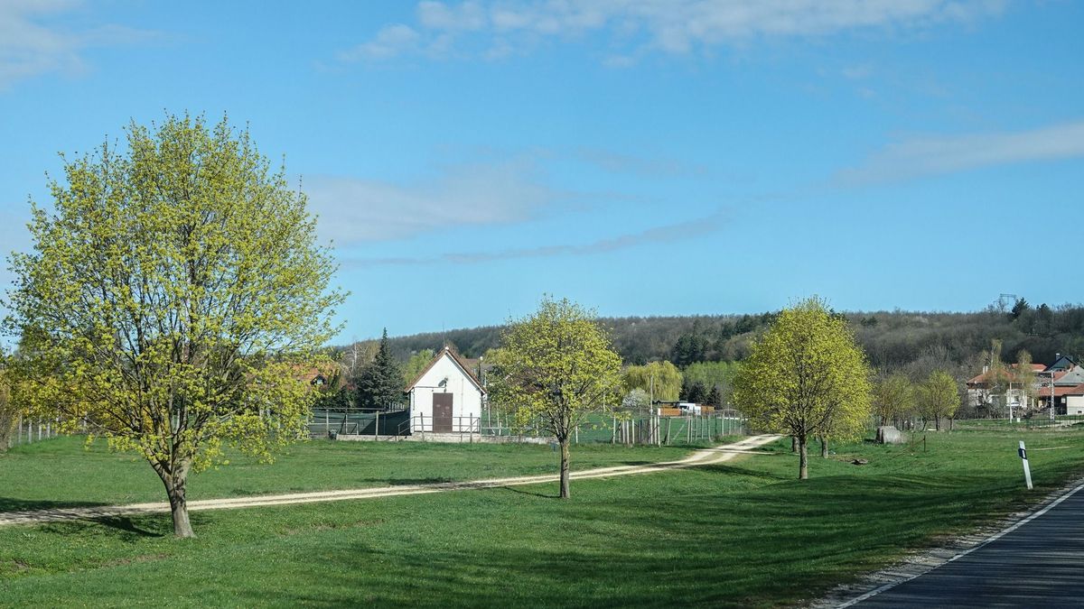 Veszprémre napsütés és szélviharos gomolyfelhők várnak