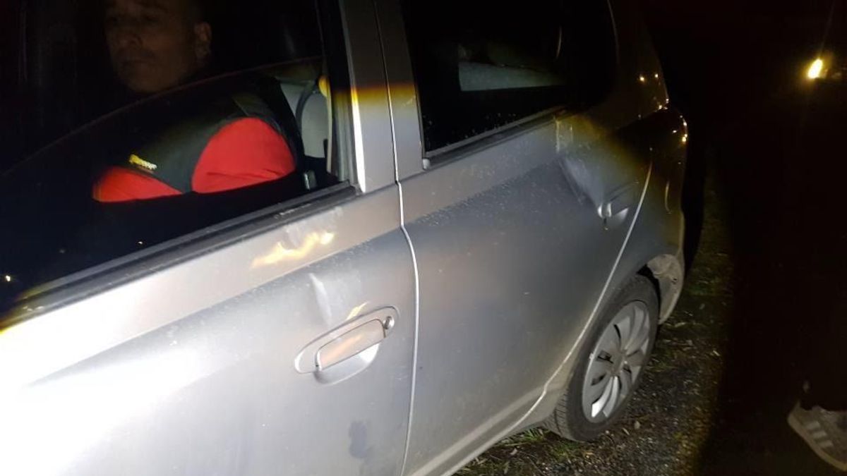 Szétverték az autót a garázda stopposok