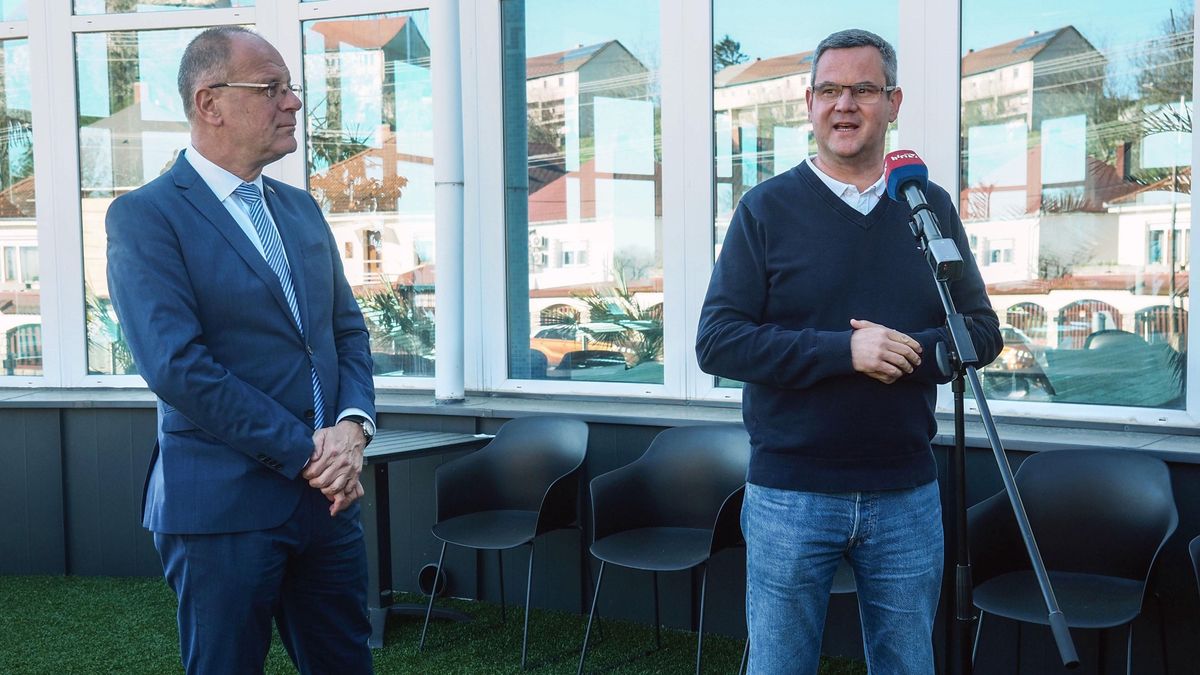 Fórumot rendeztek Ajkán az egészségügyi fejlesztésekről