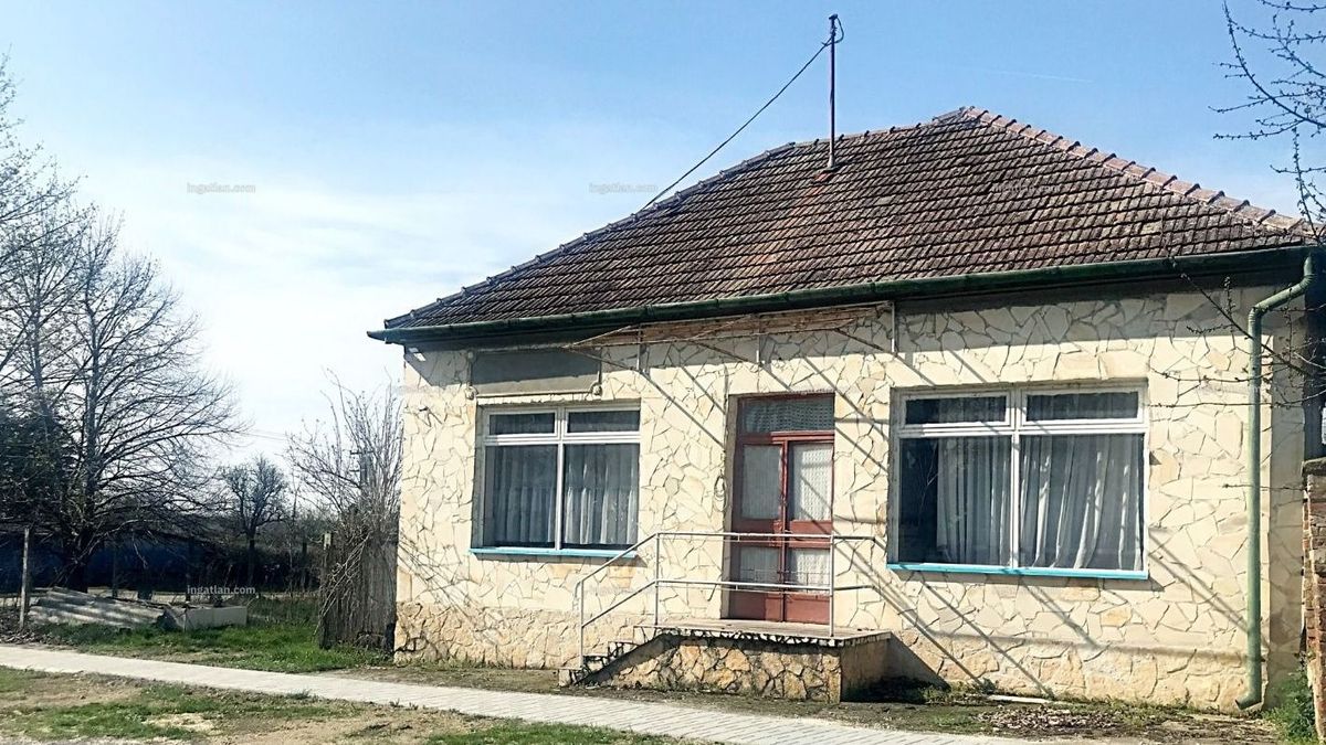 Hangulatos kiskocsmát vásárolnál? Eljött a te időd!