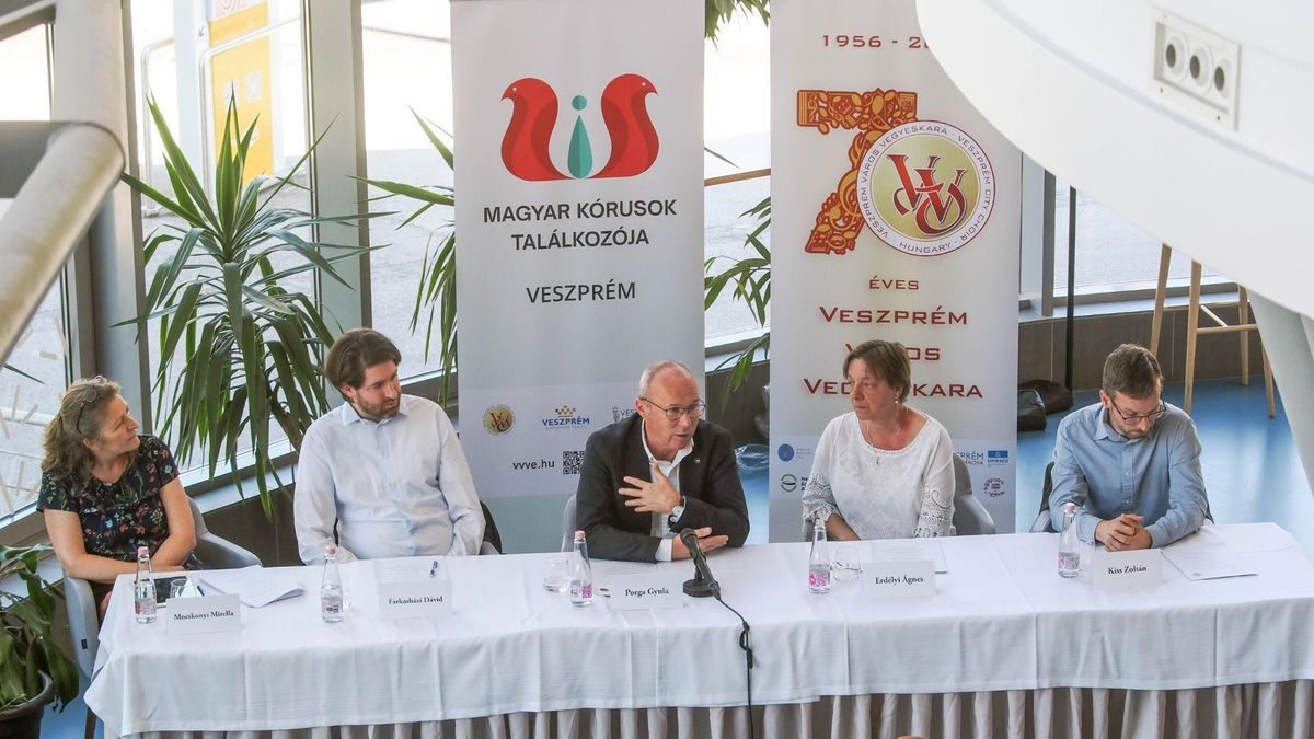 Hetvenéves jubileumát ünnepli Veszprém Város Vegyeskara – egész éves programsorozattal készülnek (galéria)