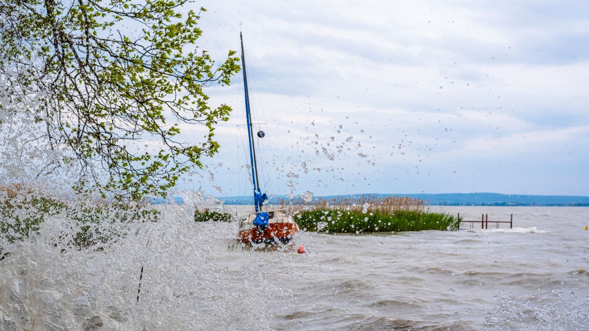 Megvadul a Balaton estére – másodfokú viharjelzés és erős szél jön a tóra