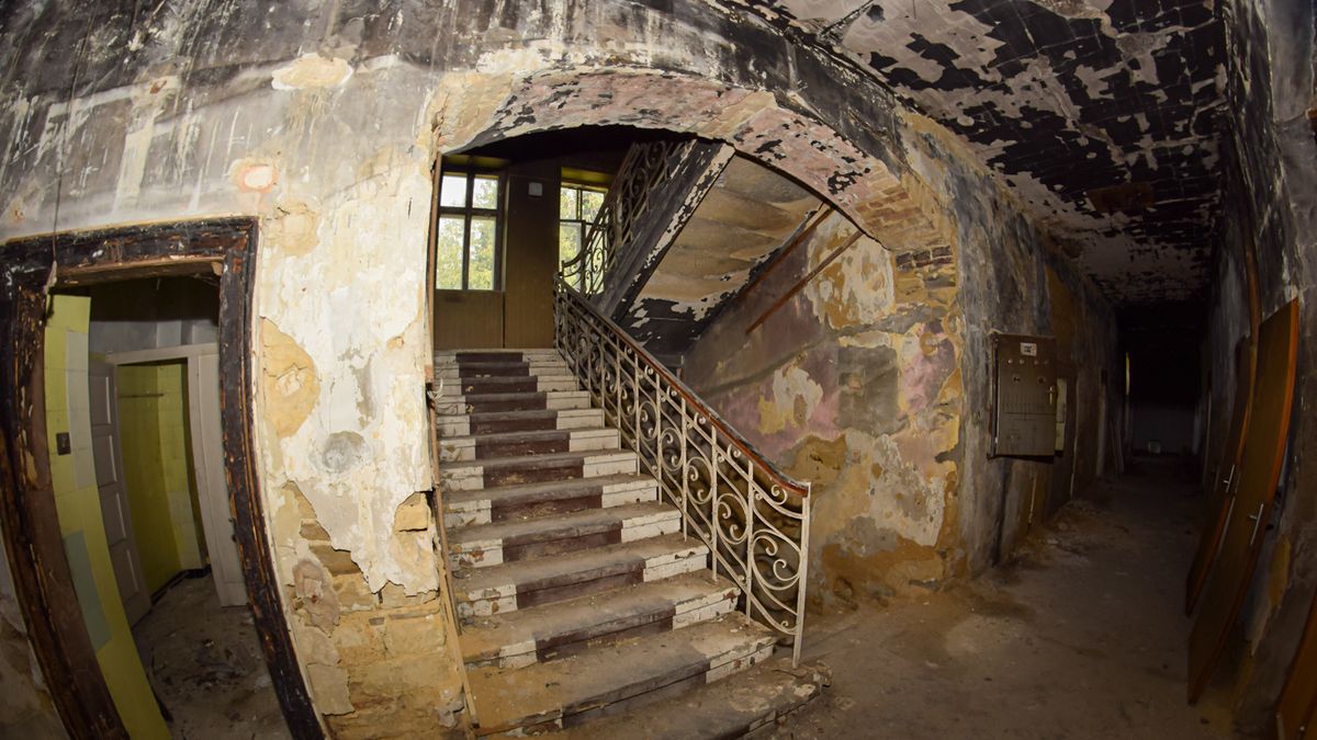 Kínzókamra, tűzvész és békebeli pompa őrzi a kettős balatoni múltat (galéria)