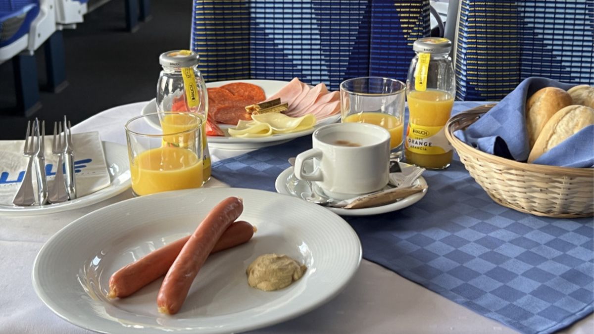 Visszatérnek az Utasellátó étkezőkocsik a Balatonra a Balaton InterCity járatokon