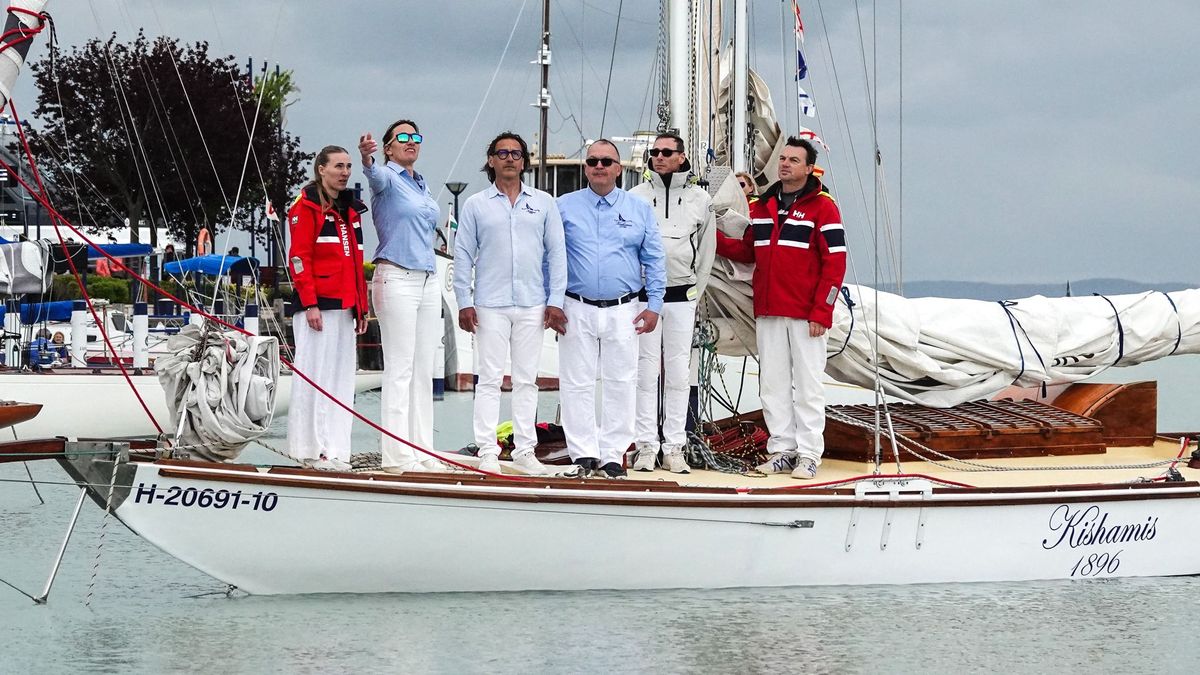 Esőben is elindult a balatoni vitorlásszezon Balatonfüreden (galéria)