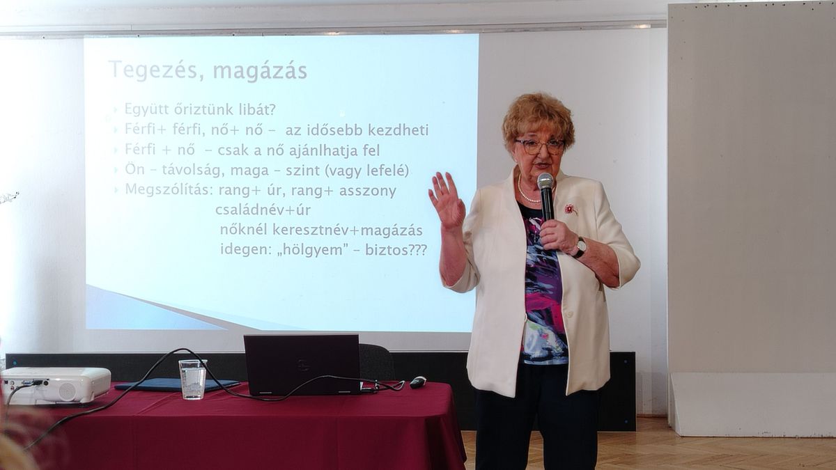 A durvaság, az indulatosság nem menő