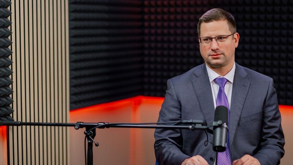 Gulyás Gergely: A Tisza az európai migrációs paktum elfogadásának is megágyazna az alkotmánymódosítással