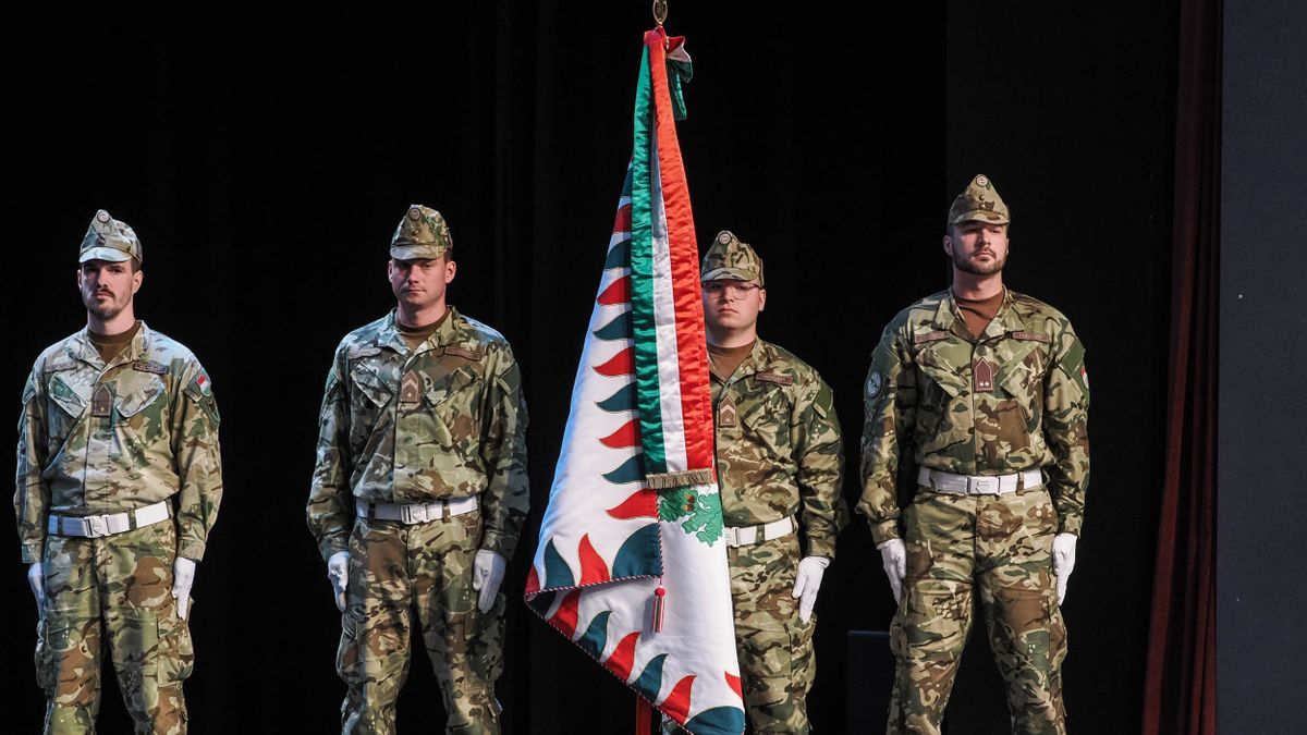 Ünnepi állománygyűlés a Magyar Honvédség Légi Műveleti Vezetési és Irányítási Központjában (galéria)