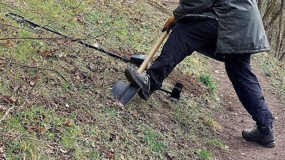 Sárban kutatták a múltat: különleges középkori leletek kerültek elő Essegvár tövében (galéria)