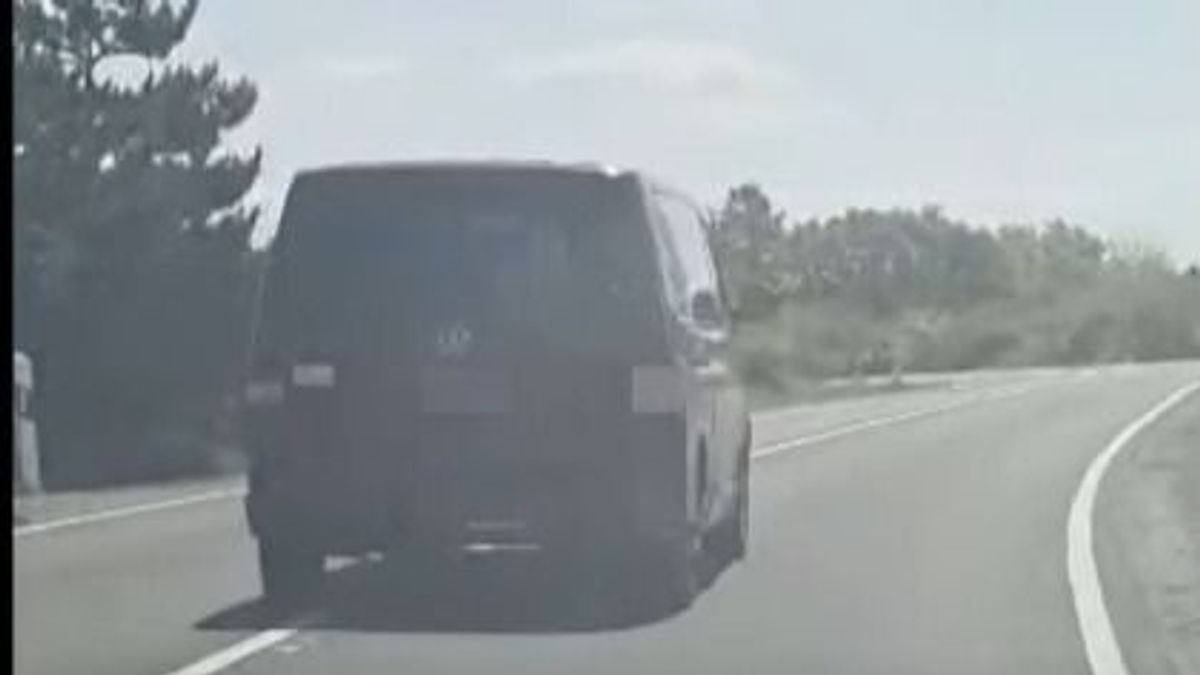 „Kacsázott” az úton a részeg sofőr (videó)