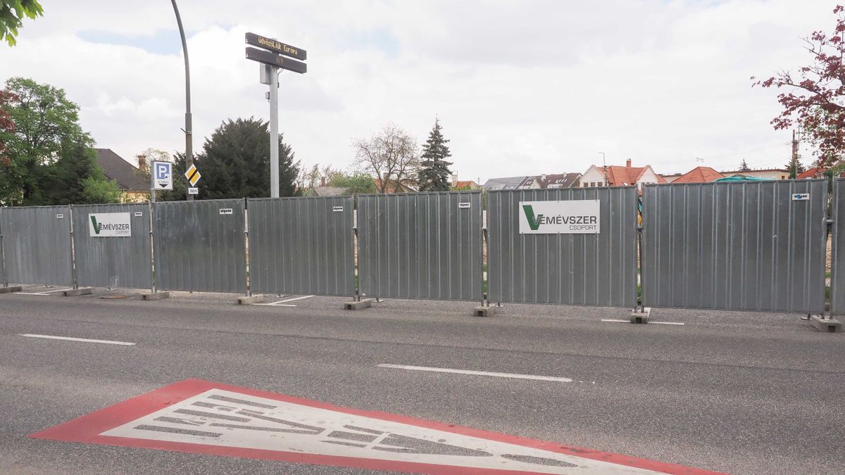 Bontás már nincs, lezárás van a Bajcsy utcában (galéria)