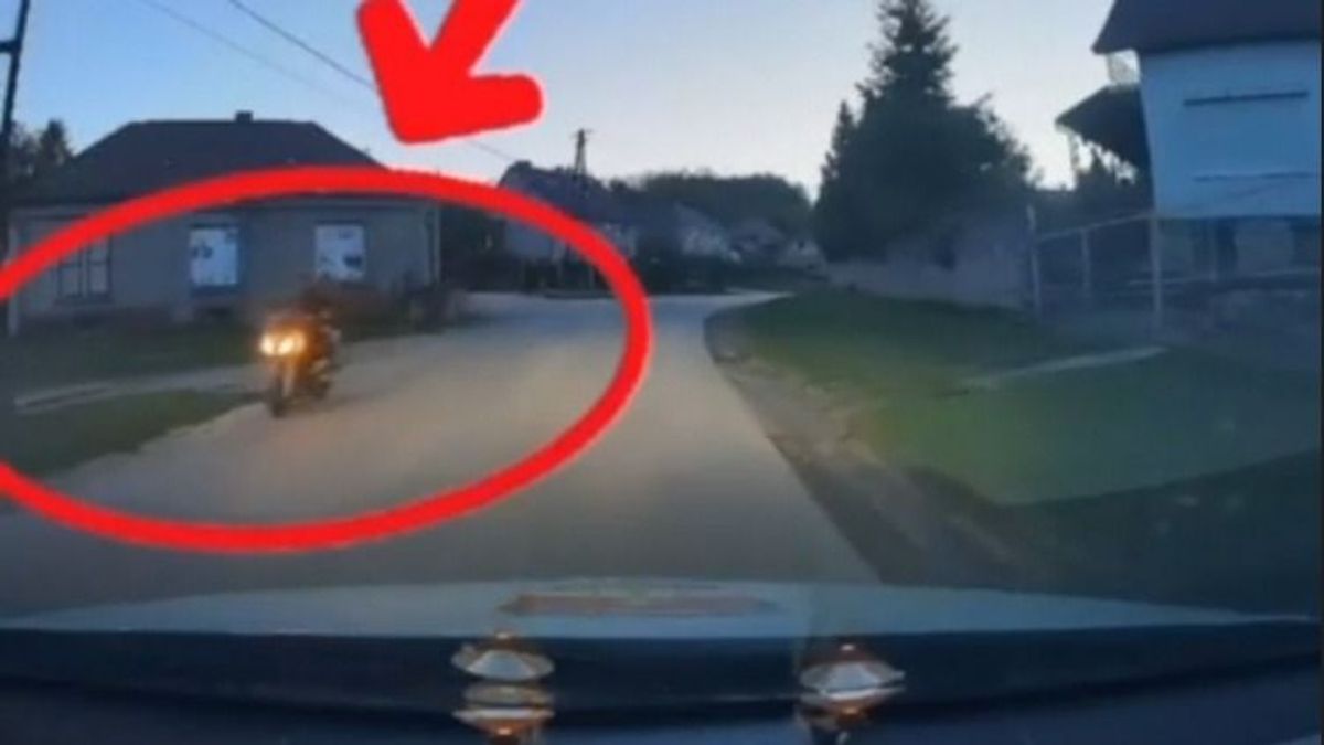 Menekülés közben kőfalnak csapódott egy motoros a Bakonyban (videó)