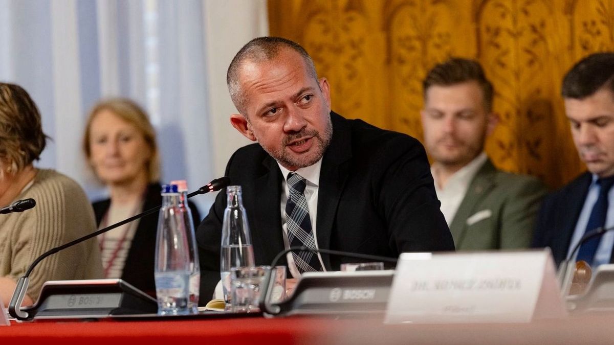 A választójog korlátozására készül a Tisza, sok település járhat pórul