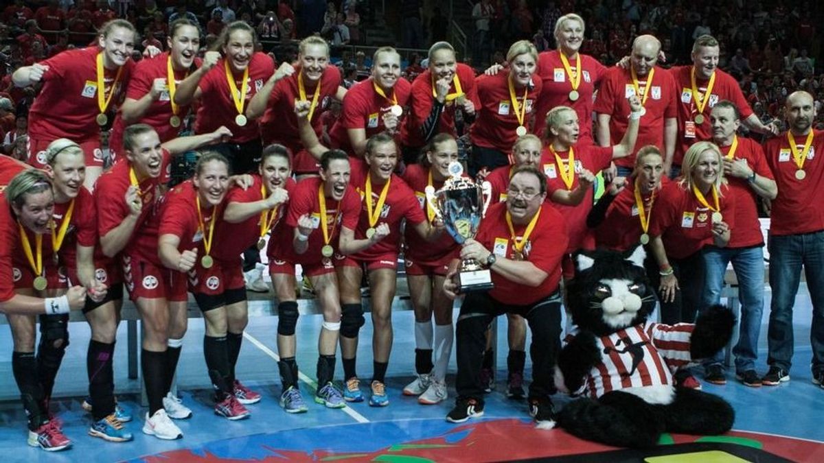 A Fotex egykori sztáredzője női csapattal ért a csúcsra a Veszprém Arénában (+ videó)