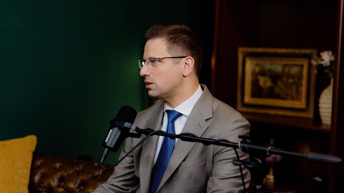 Gulyás Gergely: Kedvező helyzetet örökölt a kormány, de Magyar Péter több ígéretéről hallgat
