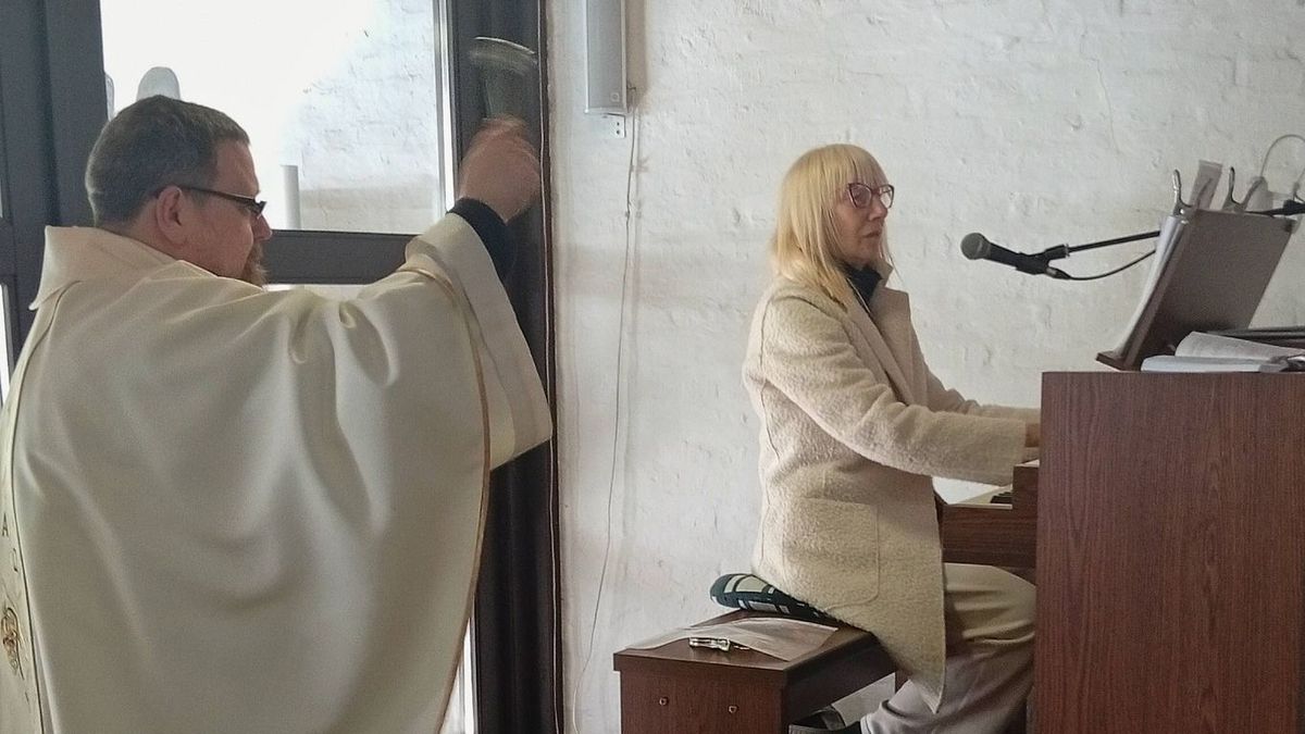 Megérkezett és megáldották Alsóörs új orgonáját