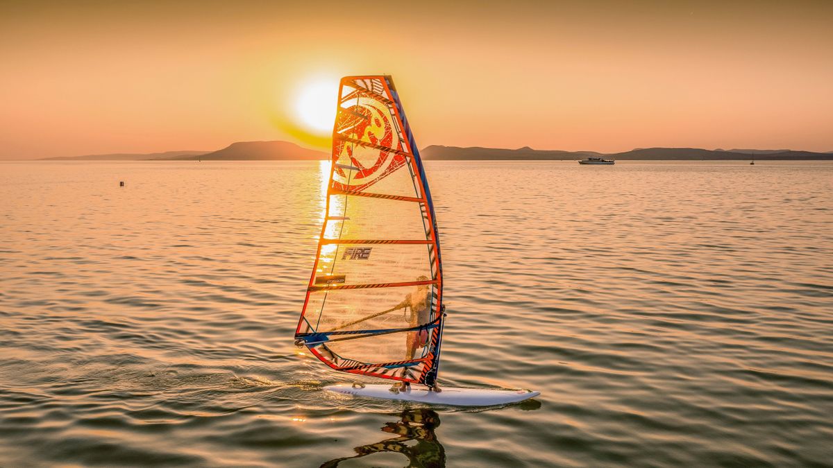 Elképesztő eredmény: a Balaton tarolt a nemzetközi turisztikai díjátadón