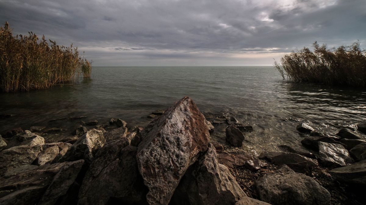 Hiába az eső, nem emelkedett a Balaton vízszintje