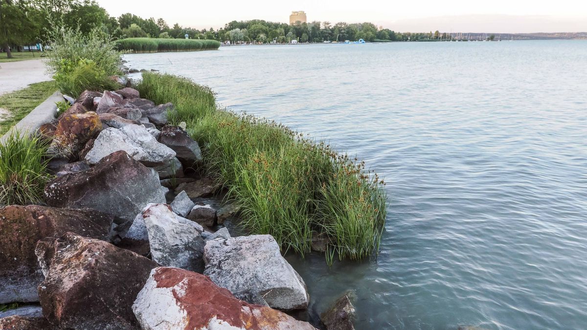 Egyre alacsonyabb a Balaton vízszintje – Ezt mérték most (+ fotók)