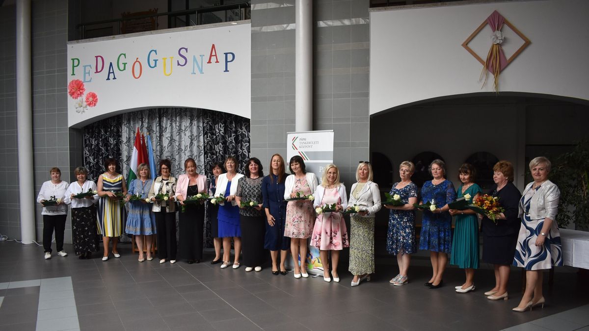 Hatvankét szakembert köszöntöttek pedagógusnap alkalmából Pápán (+ fotók)