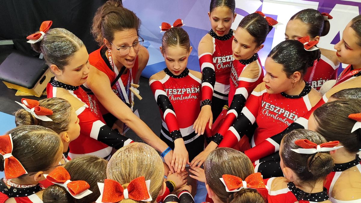 Magyar bajnoki érmekkel zárta a szezont a Veszprém Cheerleaders (+ videó)