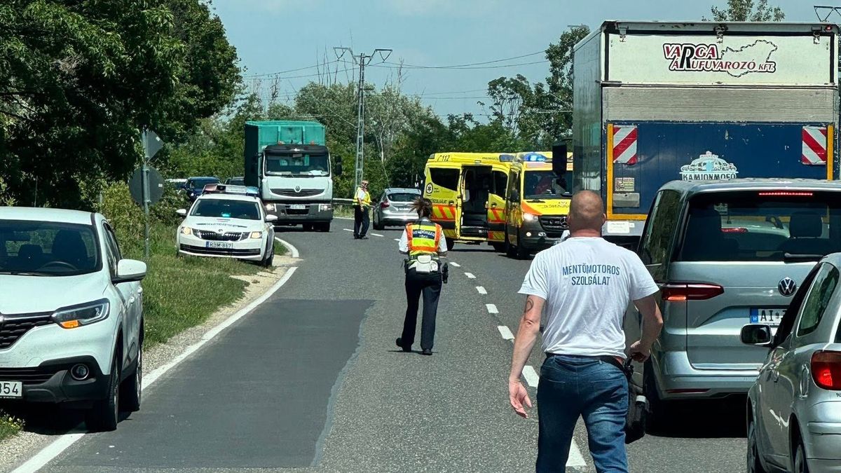 Frontálisan ütközött két kerékpáros, mentőhelikopter is érkezett a helyszínre
