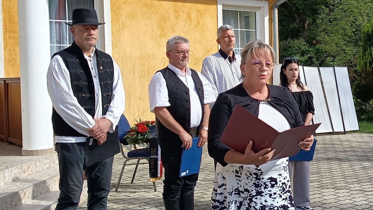Gyertyát gyújtottak a nemzeti összetartozás napján