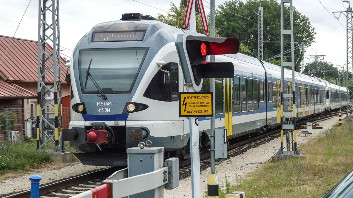 A nyári időszakban több vonat és autóbusz közlekedik majd a Balatonhoz (galéria)