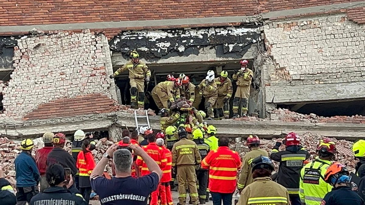 Versenyt futottak az idővel: szinte fénysebességgel indultak Székesfehérvárra a veszprémi kutató-mentők +helyszíni fotók, videó