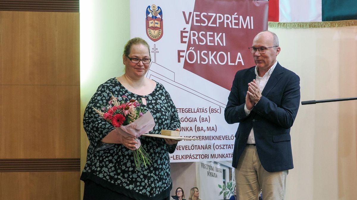 A Máltai Szeretetszolgálat Veszprémi Csoportjának vezetője kapta a Pro Meritis érmet (galéria)
