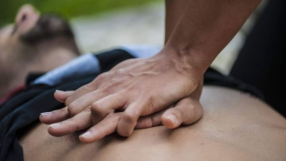 A mentőállomás udvarán élesztettek újra egy idős nőt