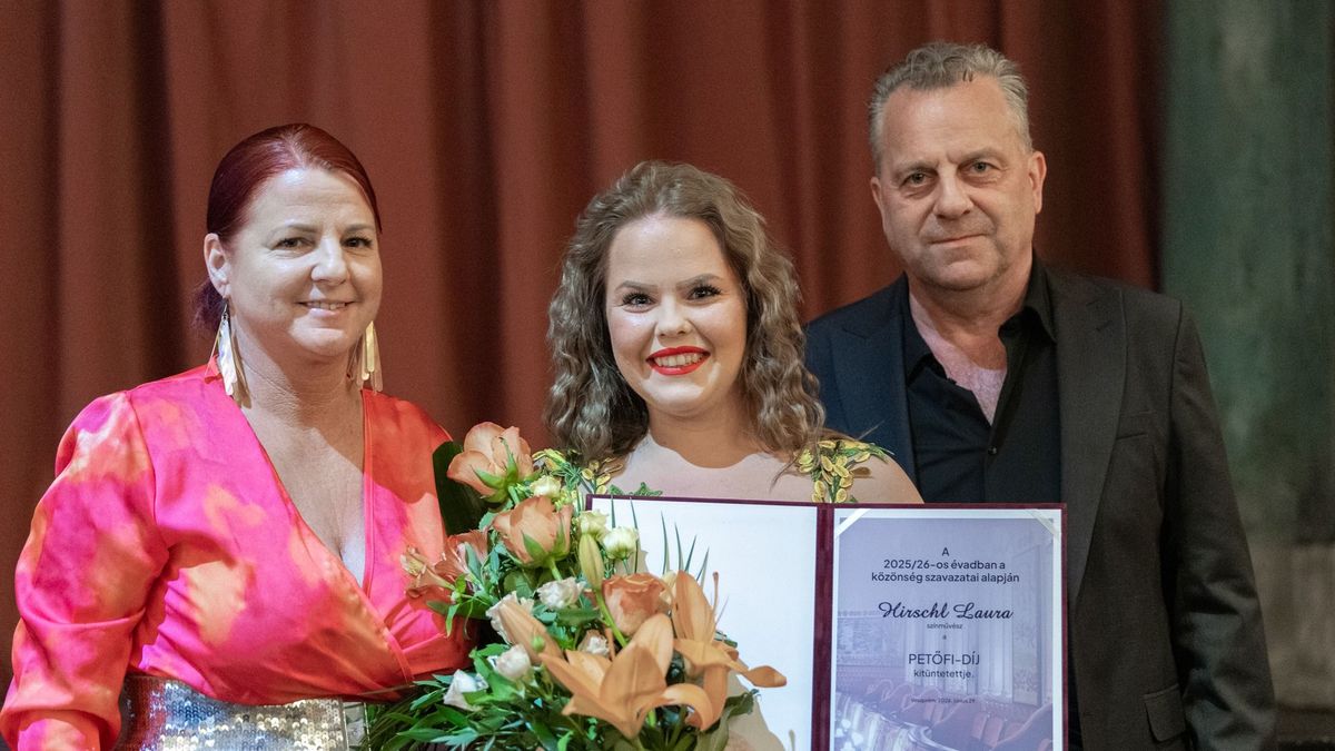 Erős évadot zárt a Veszprémi Petőfi Színház, díjakat is átadtak az évadzárón (galéria)
