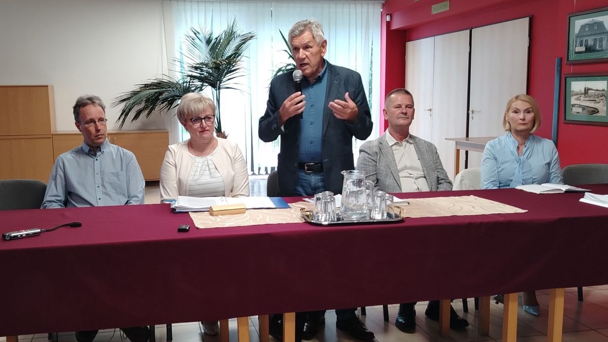 Nehéz ügy, de keresik a jó megoldást az ajkai zeneiskola és óvoda problémájára (+ fotók)