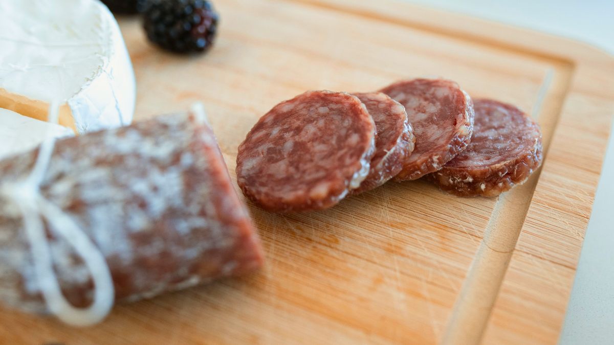 Figyelem! Mikrobiológiai kockázat miatt vontak ki egy Lidl-szalámit a forgalomból
