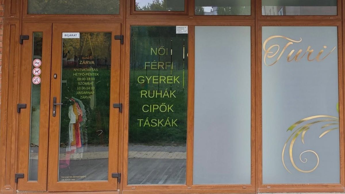 Bezárt Veszprém közkedvelt használtruha-üzlete: fájó szívvel búcsúznak a tulajdonosok +videó
