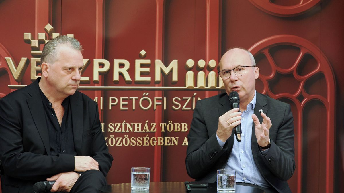 Forgalomkorlátozás és járdalezárás jön: folytatódik a Veszprémi Petőfi Színház felújítása